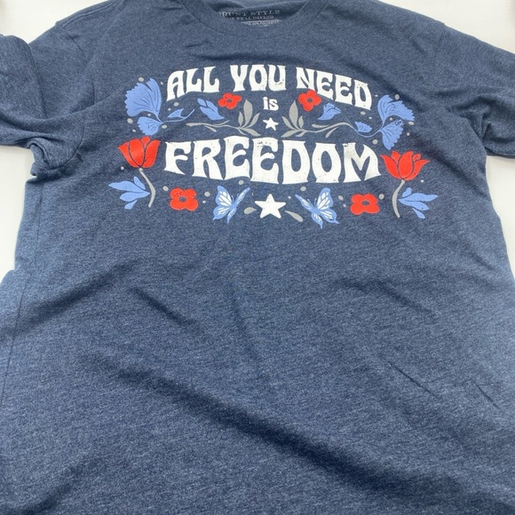 Grunt Style Women Graphic Shirt Size Medium Blue Floral All You Need Is Freedom - Picture 3 of 4